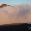 El coloso emerge de las nubes