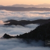 Mar de nubes al atardecer